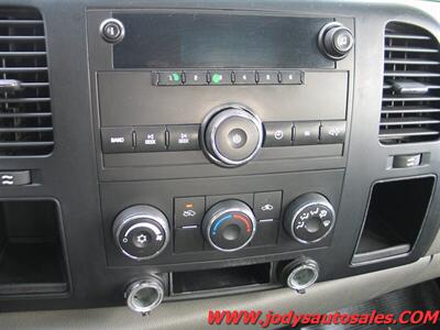 2008 Chevrolet Silverado 3500 FLAT BED  W/T, FLAT BED, DIESEL, CREW CAB 4X4 - Photo 13 - North Platte, NE 69101