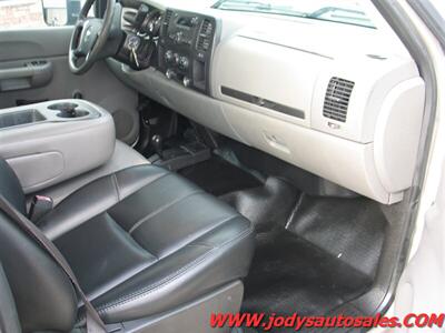2008 Chevrolet Silverado 3500 FLAT BED  W/T, FLAT BED, DIESEL, CREW CAB 4X4 - Photo 14 - North Platte, NE 69101