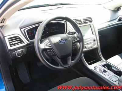 2020 Ford Fusion Hybrid SE  SE, GAS/HYBRID, 40 MPG - Photo 2 - North Platte, NE 69101