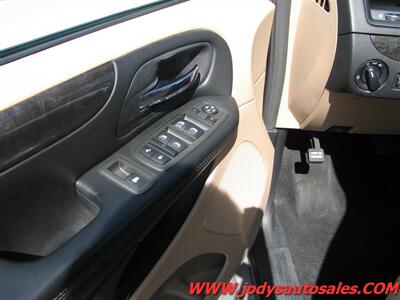 2015 Dodge Grand Caravan SXT  SXT - Photo 3 - North Platte, NE 69101
