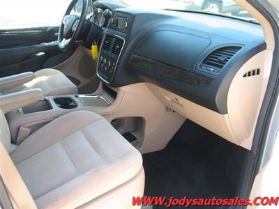 2015 Dodge Grand Caravan SXT  SXT - Photo 19 - North Platte, NE 69101