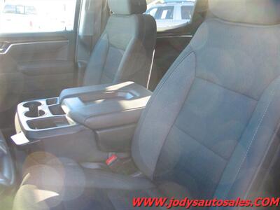 2025 Chevrolet Silverado 1500 LT  LT, 4WD, 5.3L V-6, 32,000 MILES - Photo 5 - North Platte, NE 69101