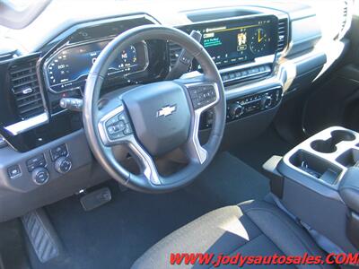 2025 Chevrolet Silverado 1500 LT  LT, 4WD, 5.3L V-6, 32,000 MILES - Photo 2 - North Platte, NE 69101