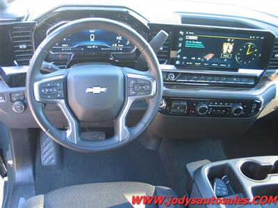 2025 Chevrolet Silverado 1500 LT  LT, 4WD, 5.3L V-6, 32,000 MILES - Photo 6 - North Platte, NE 69101
