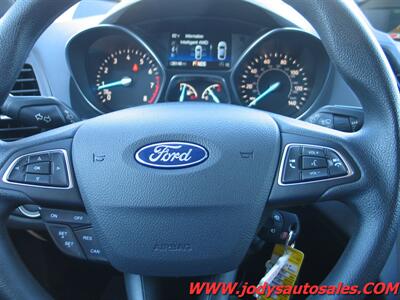 2018 Ford Escape SE SE, AWD, LOW, LOW 26,000 MILES - Photo 35 - North Platte, NE 69101