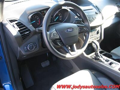 2018 Ford Escape SE SE, AWD, LOW, LOW 26,000 MILES - Photo 2 - North Platte, NE 69101