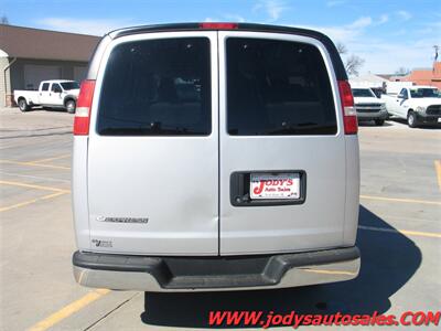 2018 Chevrolet Express LT 3500, EXTENDED 15 PASSENGE, 6.0 V8,  LT 3500, EXTENDED 15 PASSENGE, 6.0 V8, - Photo 26 - North Platte, NE 69101