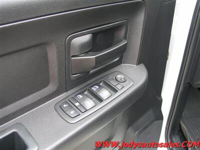 2017 RAM 2500 Tradesman Tradesman, Crew Cab 4x4, Hemi 6.4L V8 - Photo 3 - North Platte, NE 69101