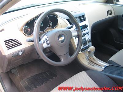 2009 Chevrolet Malibu LS LS, 30 MPG, LOW, LOW, 78,000 MILES - Photo 2 - North Platte, NE 69101
