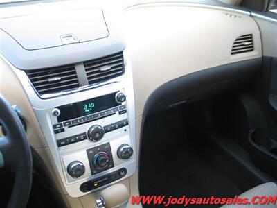 2009 Chevrolet Malibu LS LS, 30 MPG, LOW, LOW, 78,000 MILES - Photo 14 - North Platte, NE 69101