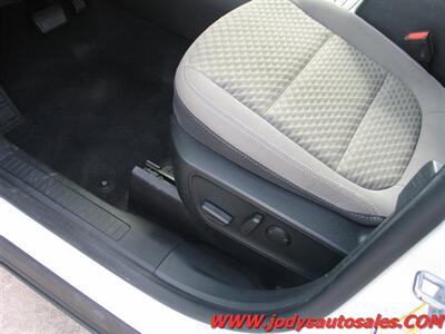 2020 Ford Escape Hybrid SE Sport, AWD, HYBRID, 40 MPG - Photo 4 - North Platte, NE 69101