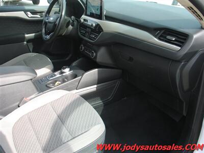 2020 Ford Escape Hybrid SE Sport, AWD, HYBRID, 40 MPG - Photo 23 - North Platte, NE 69101