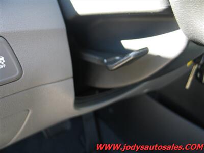 2014 Hyundai ELANTRA SE   - Photo 8 - North Platte, NE 69101