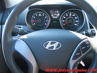 2014 Hyundai ELANTRA SE   - Photo 14 - North Platte, NE 69101