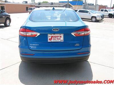 2020 Ford Fusion Hybrid SE, GAS/HYBRID, 40 MPG - Photo 33 - North Platte, NE 69101