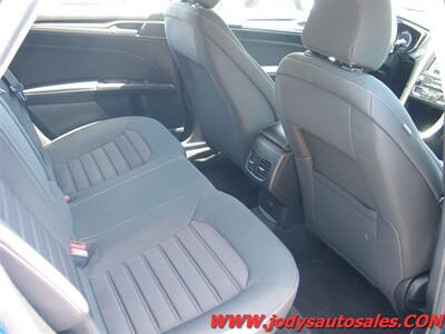 2020 Ford Fusion Hybrid SE, GAS/HYBRID, 40 MPG - Photo 27 - North Platte, NE 69101