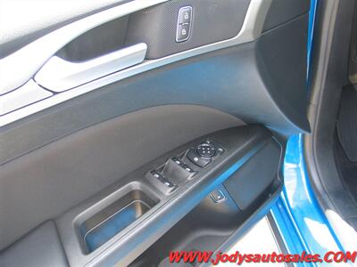 2020 Ford Fusion Hybrid SE, GAS/HYBRID, 40 MPG - Photo 3 - North Platte, NE 69101