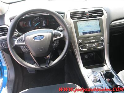 2020 Ford Fusion Hybrid SE, GAS/HYBRID, 40 MPG - Photo 6 - North Platte, NE 69101