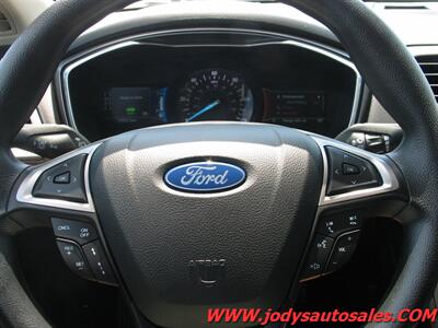 2020 Ford Fusion Hybrid SE, GAS/HYBRID, 40 MPG - Photo 15 - North Platte, NE 69101