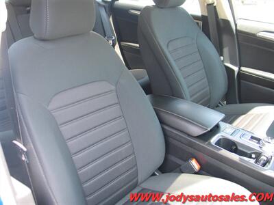 2020 Ford Fusion Hybrid SE, GAS/HYBRID, 40 MPG - Photo 26 - North Platte, NE 69101