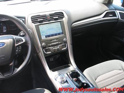 2020 Ford Fusion Hybrid SE, GAS/HYBRID, 40 MPG - Photo 7 - North Platte, NE 69101