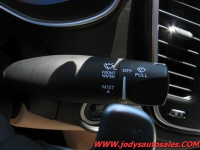 2016 Chrysler 200 Limited Limited, FWD, BLUETOOTH - Photo 10 - North Platte, NE 69101