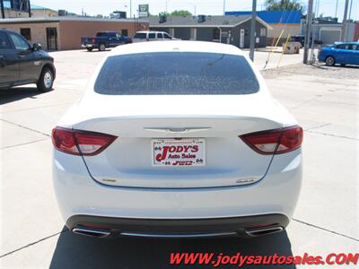 2016 Chrysler 200 Limited Limited, FWD, BLUETOOTH - Photo 27 - North Platte, NE 69101