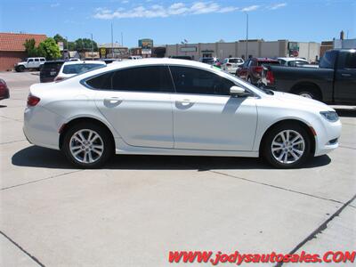 2016 Chrysler 200 Limited Limited, FWD, BLUETOOTH - Photo 29 - North Platte, NE 69101