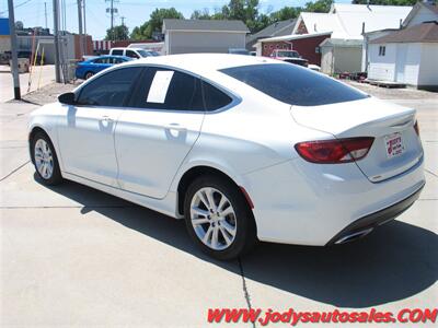 2016 Chrysler 200 Limited Limited, FWD, BLUETOOTH - Photo 26 - North Platte, NE 69101