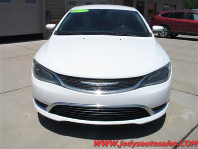 2016 Chrysler 200 Limited Limited, FWD, BLUETOOTH - Photo 30 - North Platte, NE 69101