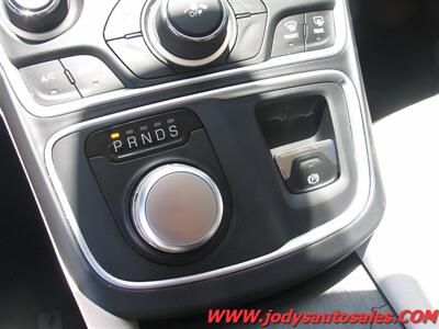2016 Chrysler 200 Limited Limited, FWD, BLUETOOTH - Photo 16 - North Platte, NE 69101