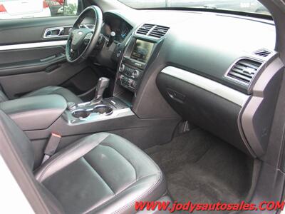 2016 Ford Explorer XLT, HEATED LEATHER, 3RD SEAT, XM RADIO - Photo 23 - North Platte, NE 69101