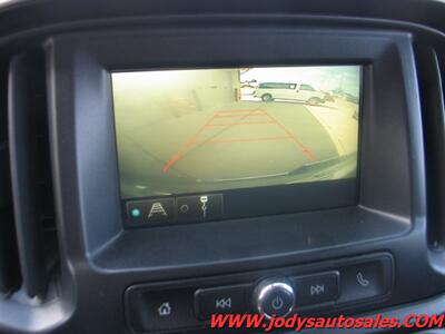2018 Chevrolet Colorado W/T  CREW CAB, V6, 4X4, LOW,LOW 16,000 MILES - Photo 14 - North Platte, NE 69101