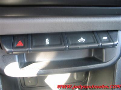 2018 Chevrolet Colorado W/T  CREW CAB, V6, 4X4, LOW,LOW 16,000 MILES - Photo 17 - North Platte, NE 69101