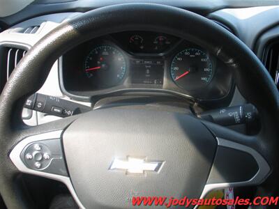 2018 Chevrolet Colorado W/T  CREW CAB, V6, 4X4, LOW,LOW 16,000 MILES - Photo 12 - North Platte, NE 69101