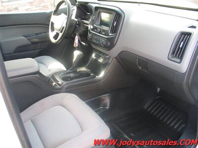 2018 Chevrolet Colorado W/T  CREW CAB, V6, 4X4, LOW,LOW 16,000 MILES - Photo 20 - North Platte, NE 69101