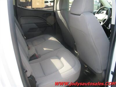 2018 Chevrolet Colorado W/T  CREW CAB, V6, 4X4, LOW,LOW 16,000 MILES - Photo 21 - North Platte, NE 69101