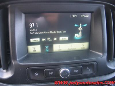 2018 Chevrolet Colorado W/T  CREW CAB, V6, 4X4, LOW,LOW 16,000 MILES - Photo 13 - North Platte, NE 69101