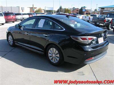 2016 Hyundai SONATA Hybrid SE  SE, HYBRID, LOW, LOW 19,000 MILES, 43 MPG - Photo 28 - North Platte, NE 69101