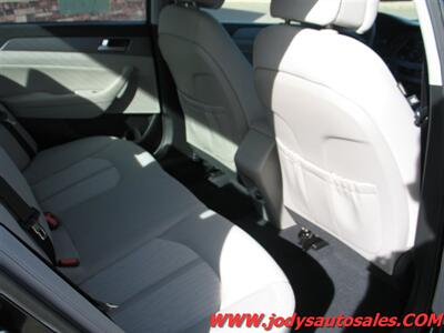 2016 Hyundai SONATA Hybrid SE  SE, HYBRID, LOW, LOW 19,000 MILES, 43 MPG - Photo 23 - North Platte, NE 69101