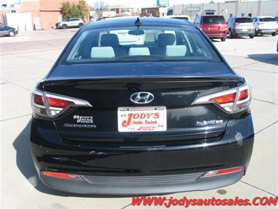 2016 Hyundai SONATA Hybrid SE  SE, HYBRID, LOW, LOW 19,000 MILES, 43 MPG - Photo 29 - North Platte, NE 69101