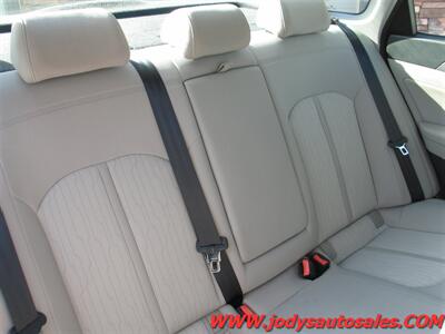 2016 Hyundai SONATA Hybrid SE  SE, HYBRID, LOW, LOW 19,000 MILES, 43 MPG - Photo 24 - North Platte, NE 69101