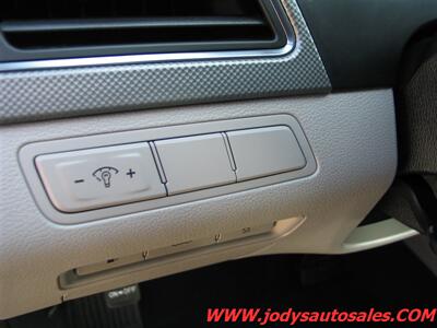 2016 Hyundai SONATA Hybrid SE  SE, HYBRID, LOW, LOW 19,000 MILES, 43 MPG - Photo 6 - North Platte, NE 69101