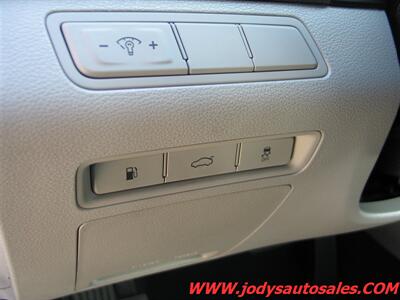 2016 Hyundai SONATA Hybrid SE  SE, HYBRID, LOW, LOW 19,000 MILES, 43 MPG - Photo 7 - North Platte, NE 69101