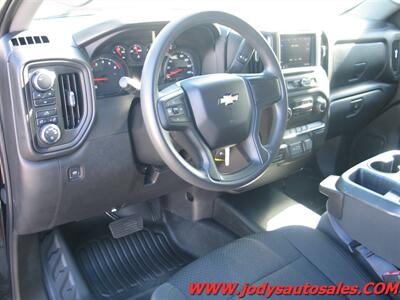 2022 Chevrolet Silverado 2500 Work Truck W/T, CREW CAB, 4X4, 6.6L V8 - Photo 2 - North Platte, NE 69101