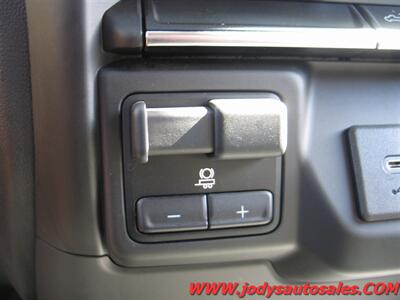 2022 Chevrolet Silverado 2500 Work Truck W/T, CREW CAB, 4X4, 6.6L V8 - Photo 17 - North Platte, NE 69101