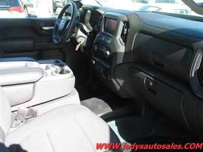 2022 Chevrolet Silverado 2500 Work Truck W/T, CREW CAB, 4X4, 6.6L V8 - Photo 18 - North Platte, NE 69101