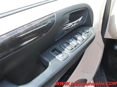 2014 Dodge Grand Caravan SE SE, STOW & GO, 3.6 L V-6, LOW 22,000 MILES - Photo 3 - North Platte, NE 69101
