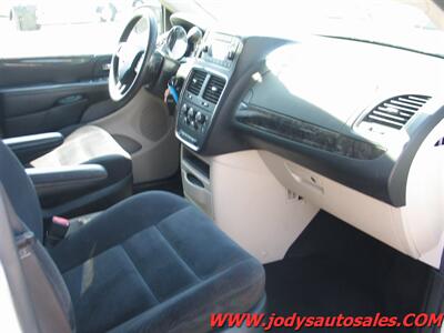 2014 Dodge Grand Caravan SE SE, STOW & GO, 3.6 L V-6, LOW 22,000 MILES - Photo 19 - North Platte, NE 69101