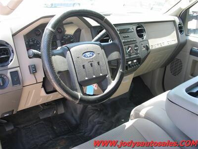2008 Ford F-250 XL, MAINT UTILITY, Reg Cab, 4x4 - Photo 2 - North Platte, NE 69101